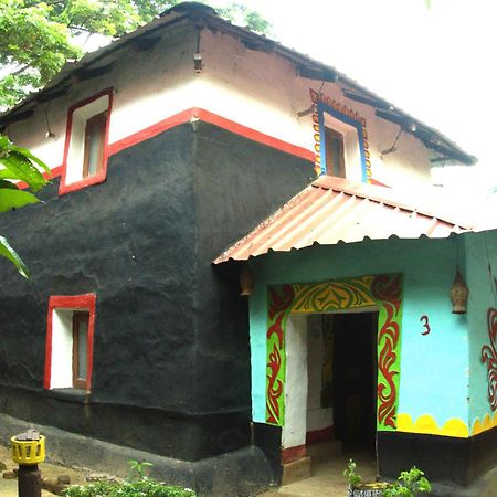Raktokorobi Karu Gram Hotel Sri Niketan Exterior photo