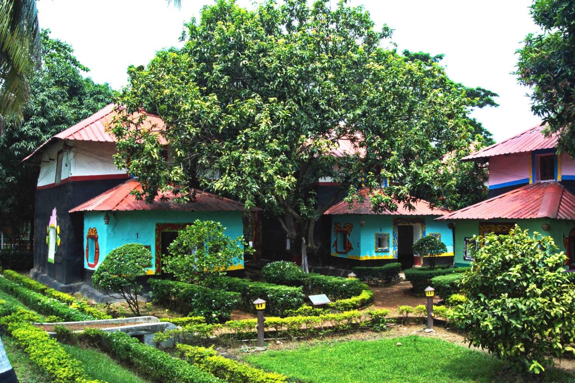 Raktokorobi Karu Gram Hotel Sri Niketan Exterior photo